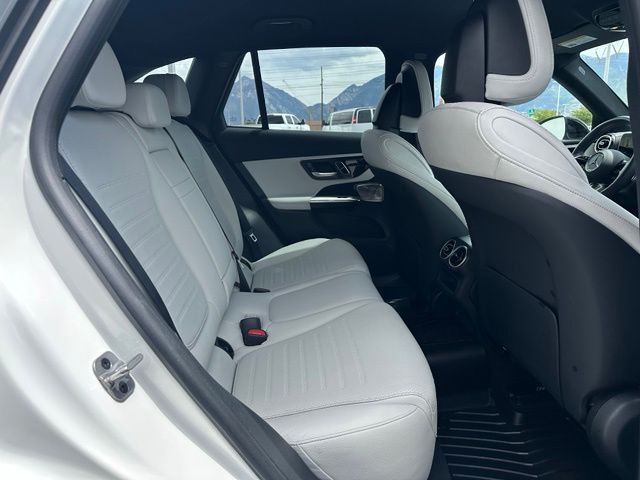Main image 29