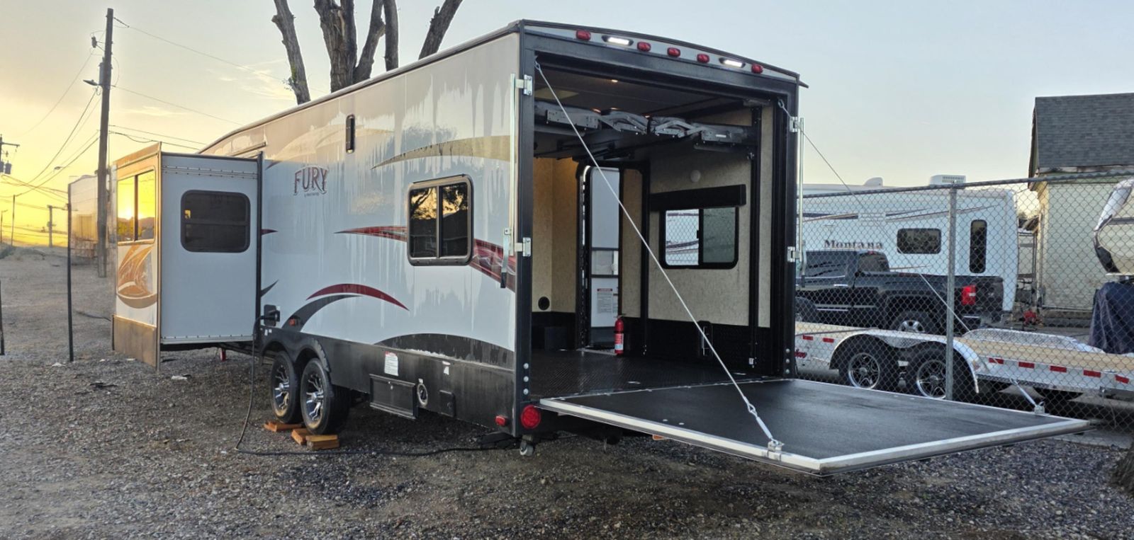 2017 Forest River Fury Toy Hauler – Sleeps 6+, 34ft, 10’ Garage