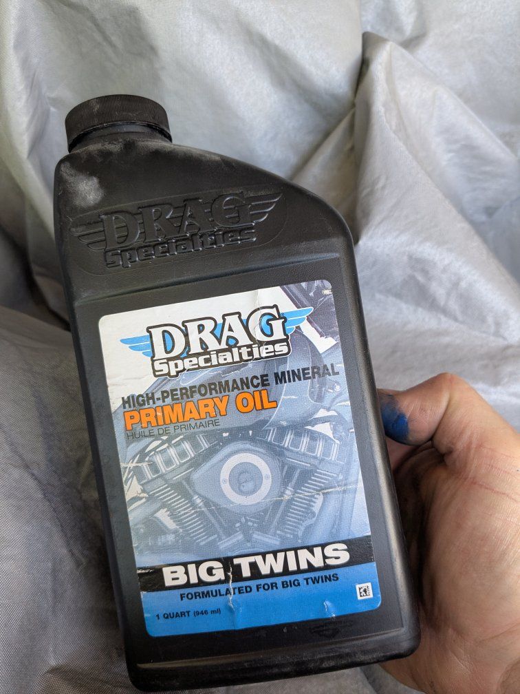 Harley Davidson primary oil big twin motorcycle