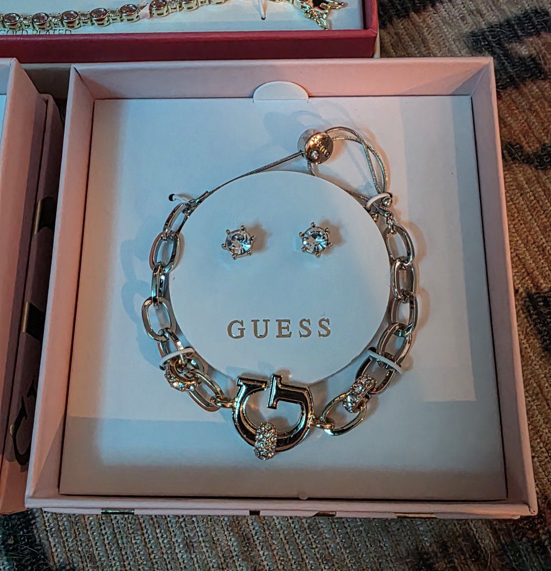 Guess Jewelry Set - Bracelet and Earrings in Box