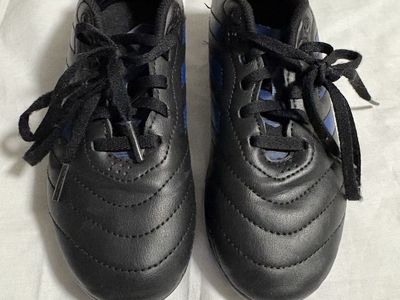 Adidas Kids Black & Blue Soccer Cleats - kids sz 2