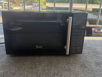 Avanti Countertop Microwave Black with Silver Handle Used