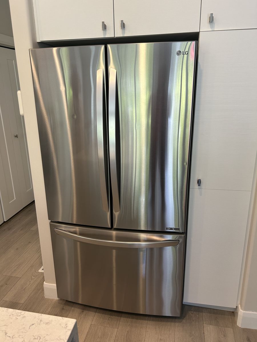 LG Stainless Steel French Door Refrigerator with Bottom Freezer
