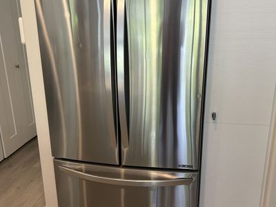 LG Stainless Steel French Door Refrigerator with Bottom Freezer