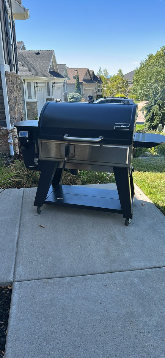 Smoker- Camp Chef Woodwind Pro 36