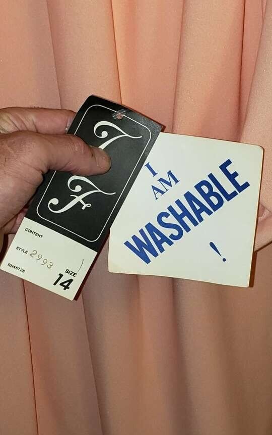 Various NEW Women's Clothing, Dresses, Pants!!!!