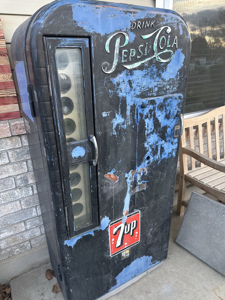 Vintage 1955 Pepsi Machine