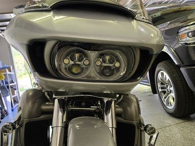 Harley-Davidson Road Glide Custom Motorcycle - Silver, Excellent Condition, Touring Ready