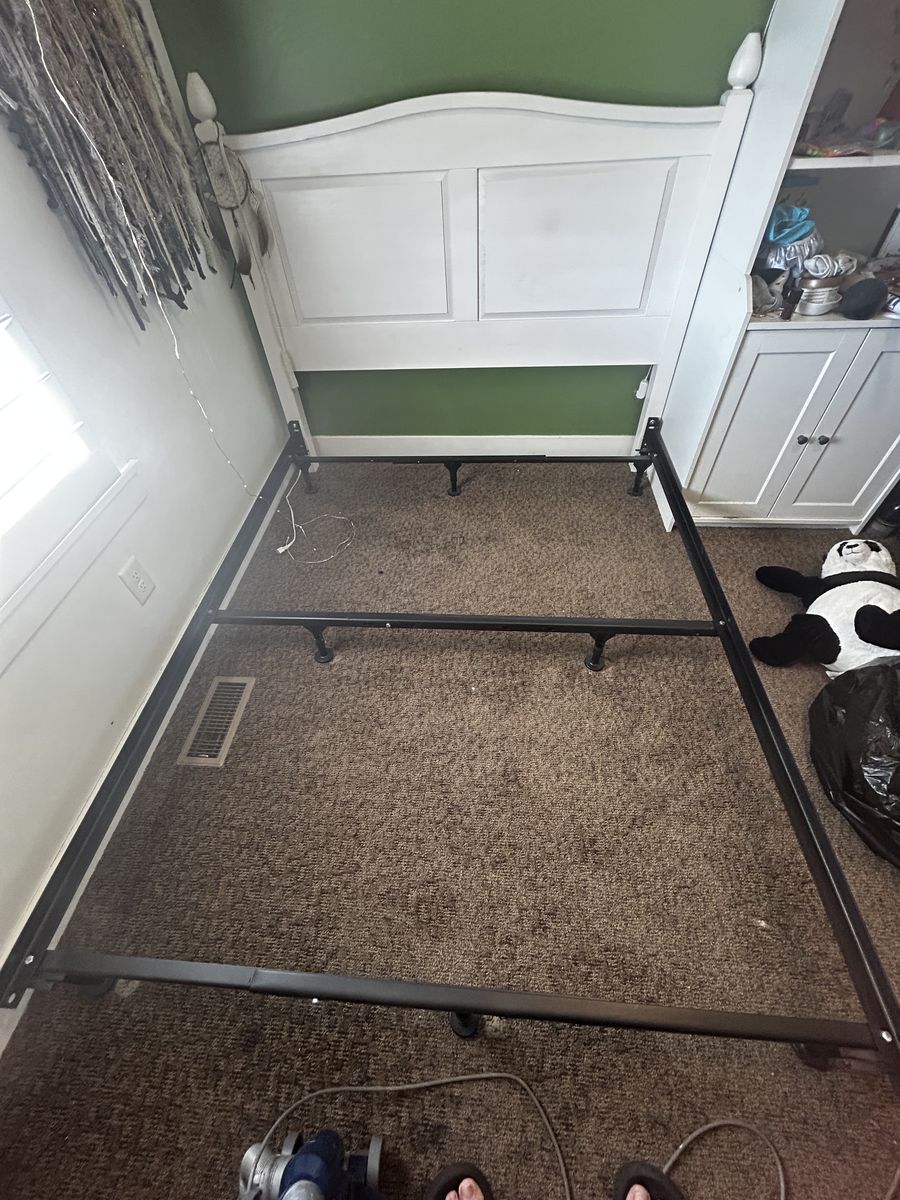 Whate Queen Headboard And Frame