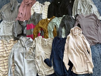 Maternity Shirts & Sweaters