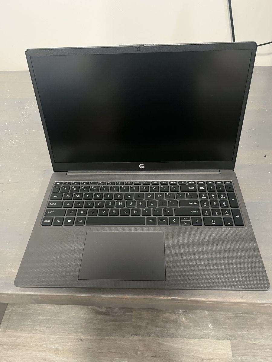 New HP Laptop With Wireless Mouse
