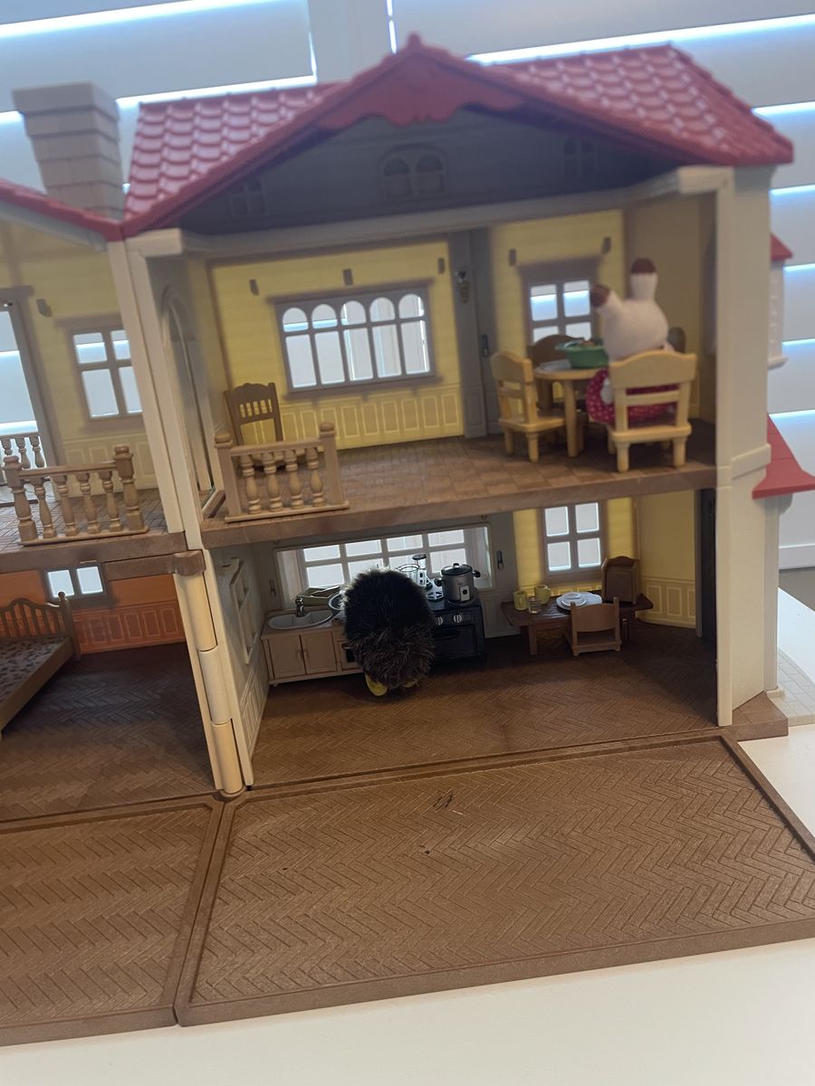 Main image 7
