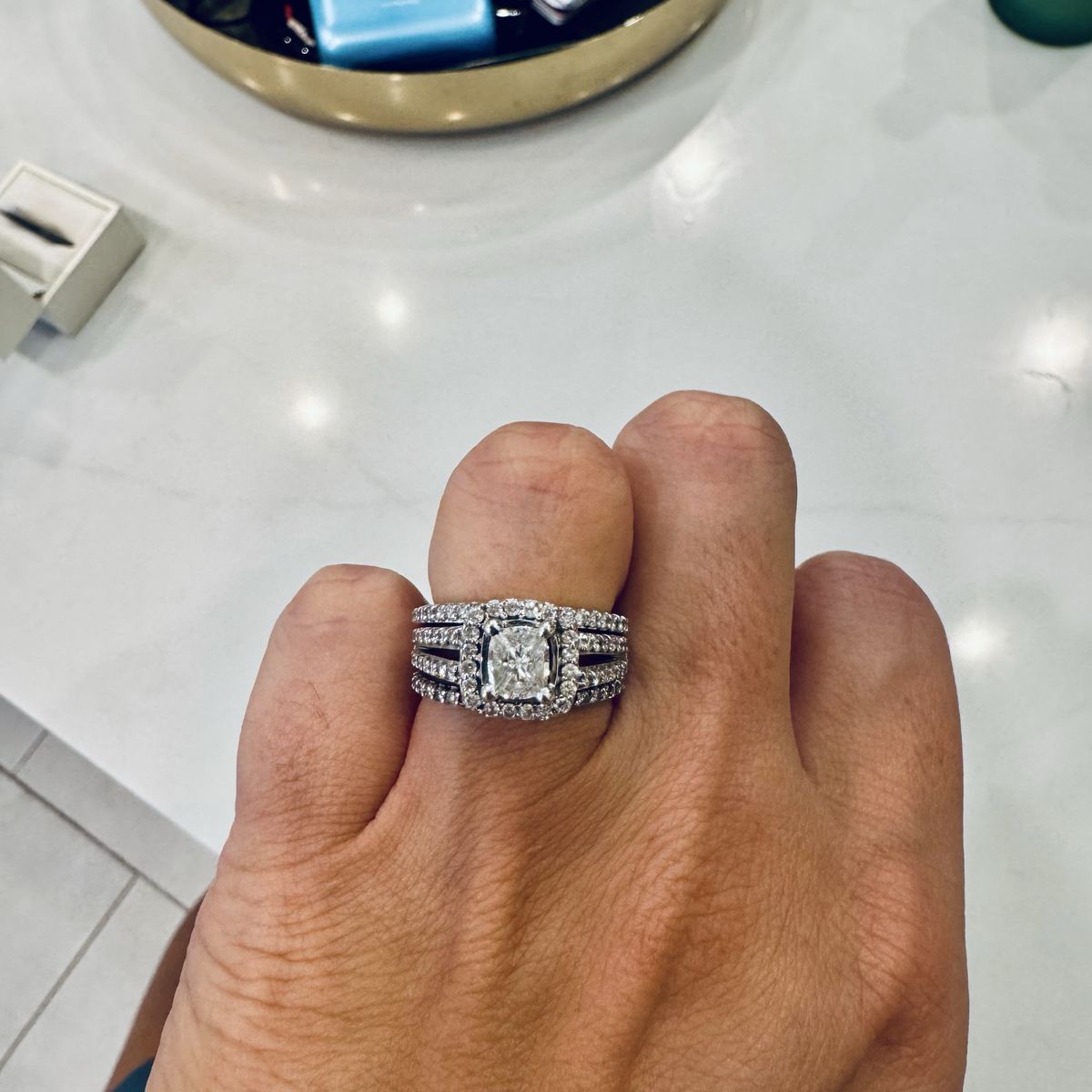 Diamond Engagement Ring and Wedding Band Set in White Gold