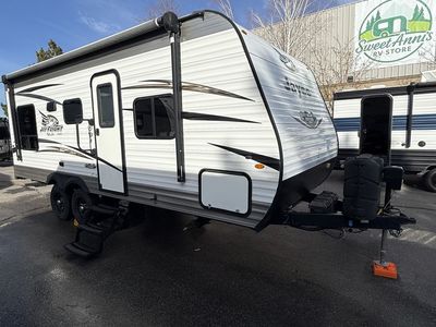 2018 Jayco Jay Flight 212QB Couples Coach Travel Trailer