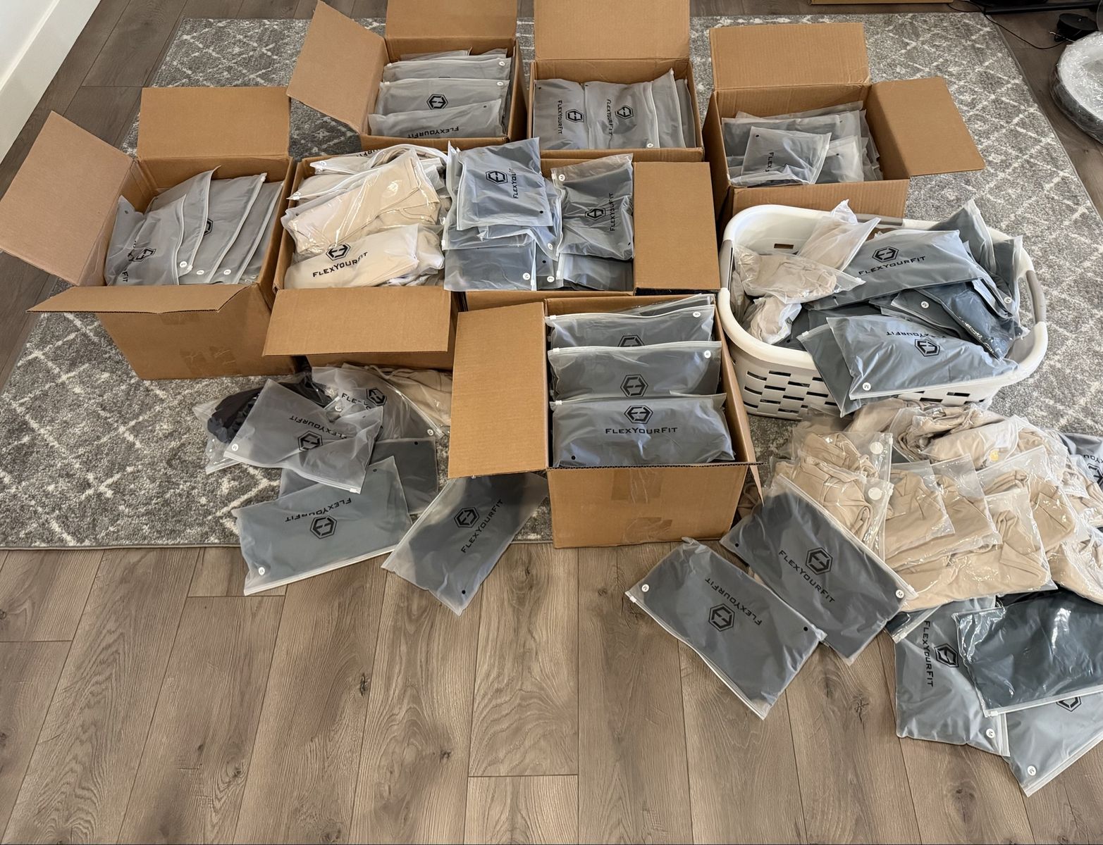 800 Pieces New Activewear Inventory – Leggings, Sports Bras & Tanks