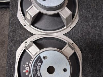 2 Peavey Scorpion 12-in 8 Ohm Speakers Excellent Condition!