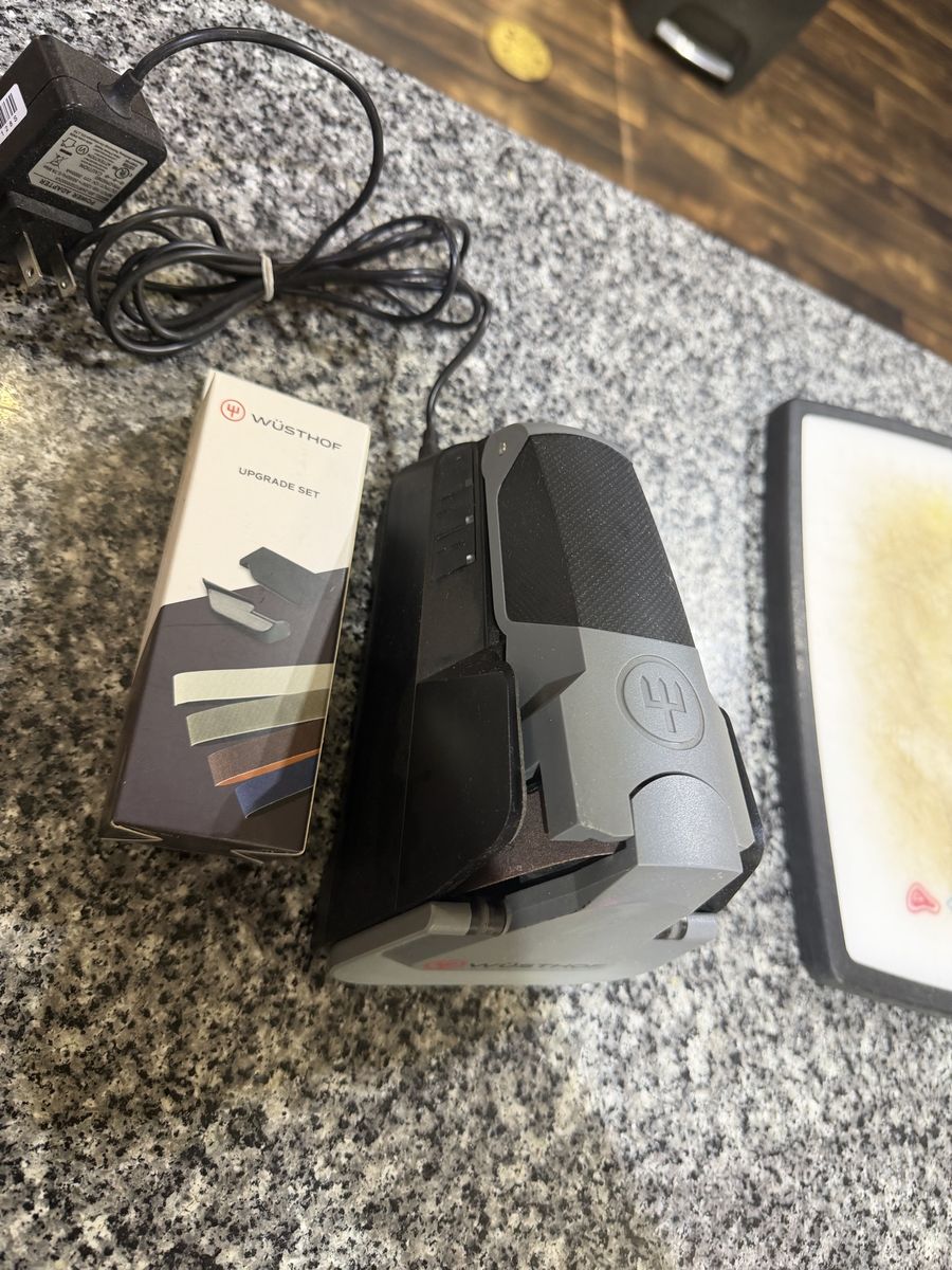 Wüsthof 3 Mode Knife Sharpener W/extra Belts