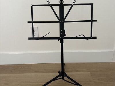 Light Weight / Sturdy Foldable Mudic Stand