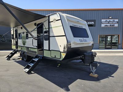 New No Boundaries 20.7 Huge Discount! Outside Kitchen! Solar! Electric Slide Out!