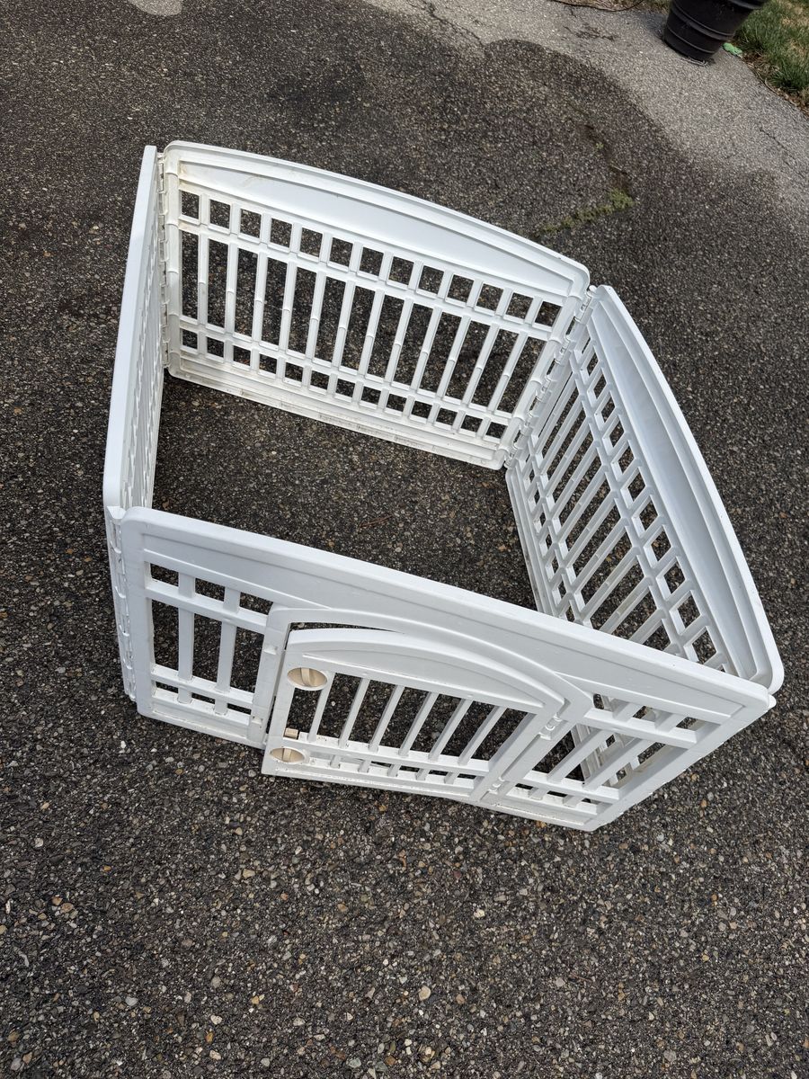 White Plastic Playpen / Pet Enclosure with Gate - Used