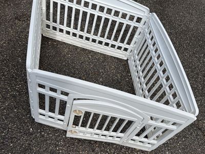 White Plastic Playpen / Pet Enclosure with Gate - Used