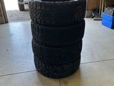 Mickey Thompson EXP 275 60 R20 tires