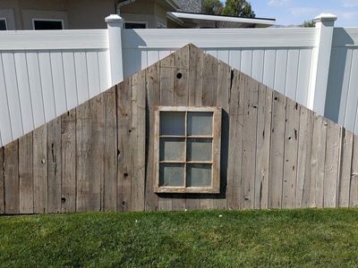 Asst Barnwood $1 All FREE
