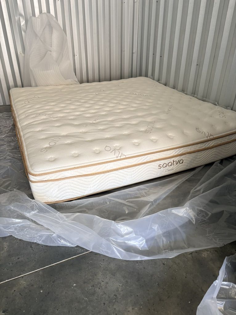 Saatva Classic 11.5 King Mattress