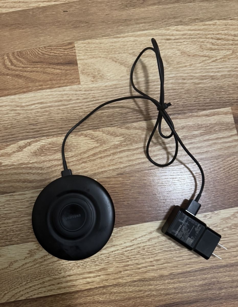 Samsung Wireless Charger Pad with Adapter - Black (Model: EP-PG920I)