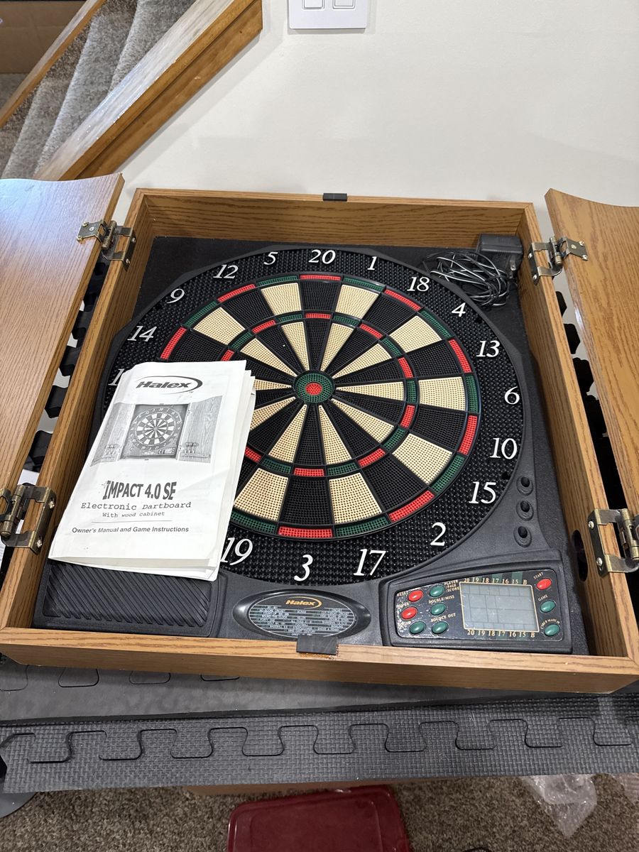 Electronic dart board