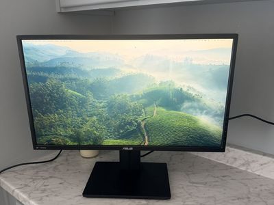 27 Asus Monitor