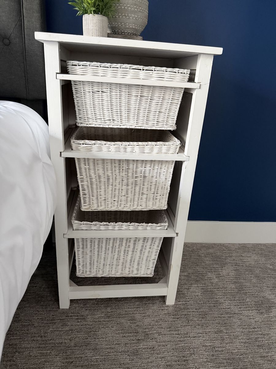 White wicker basket stand.  Clean, great condition