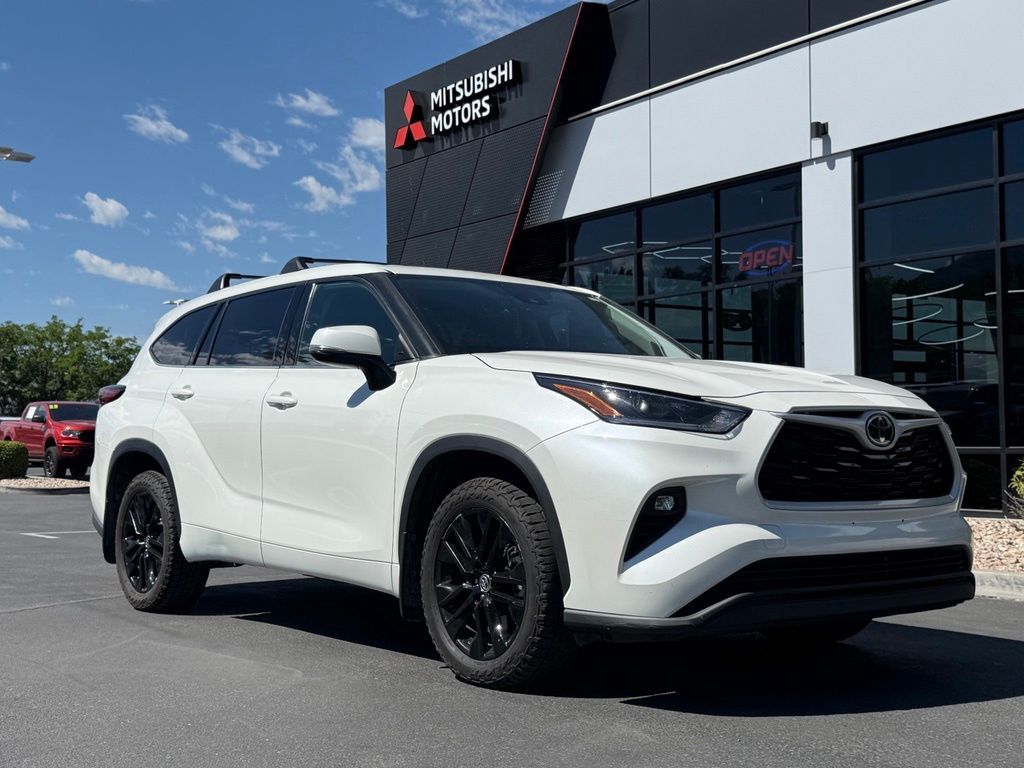 2021 Toyota Highlander LE