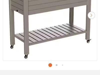 Raised garden bed