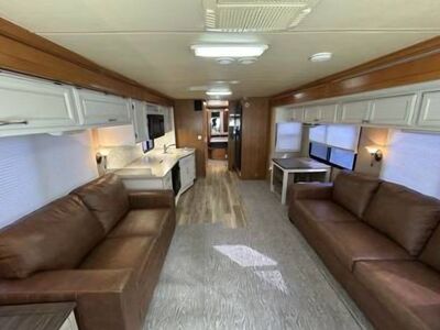 2006 Fleetwood Discovery 39S Diesel Pusher