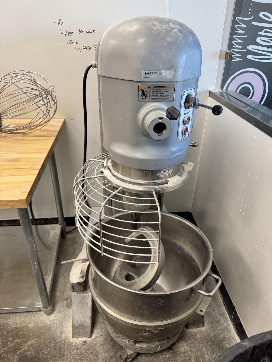Hobart Commercial Dough Mixer - Heavy-Duty Industrial Mixer for Bakery/Restaurant
