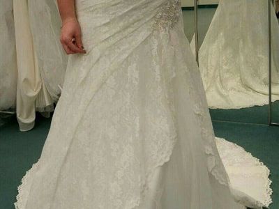 David's Bridal Ivory Fit & Flare Lace Dress YP3344