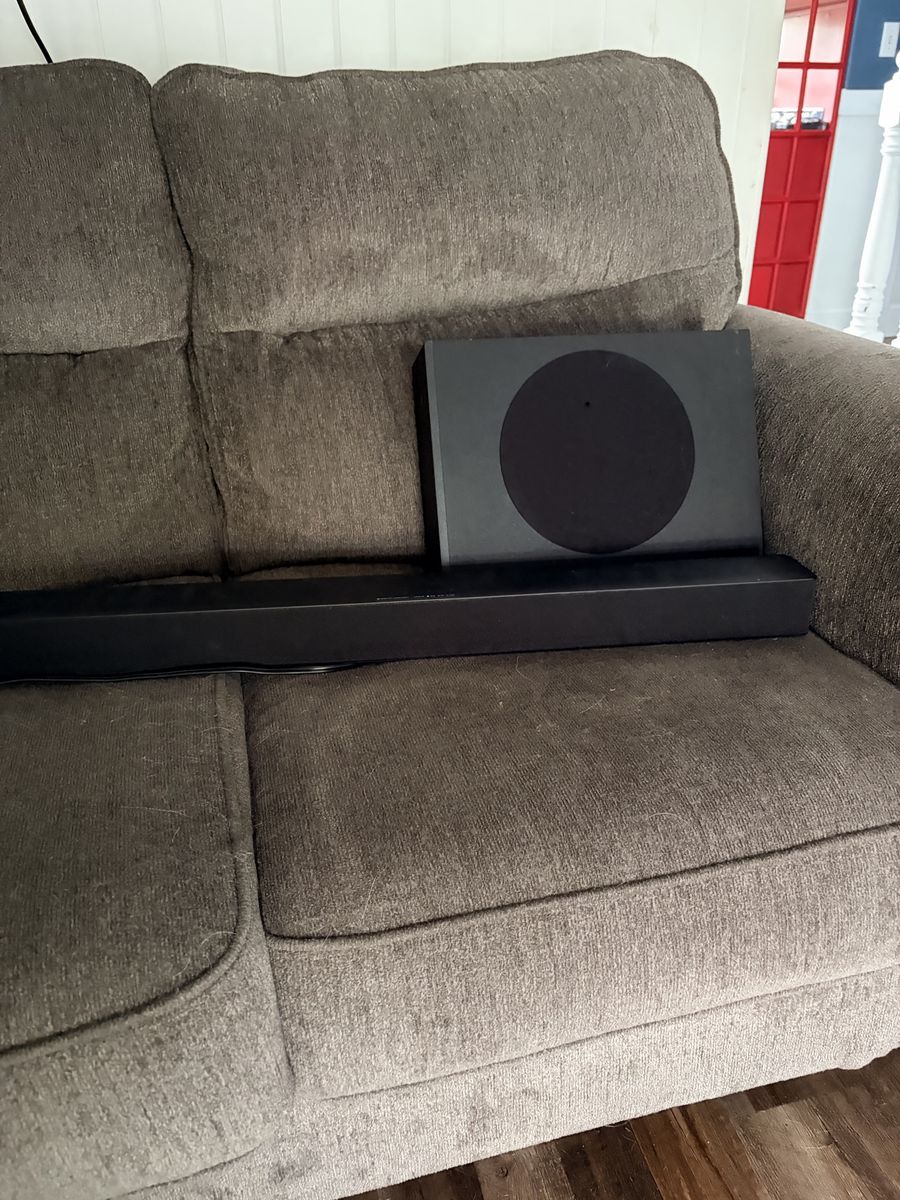 onn Bluetooth 2.1 Channel Soundbar System with Dolby Atmos, 32", Black