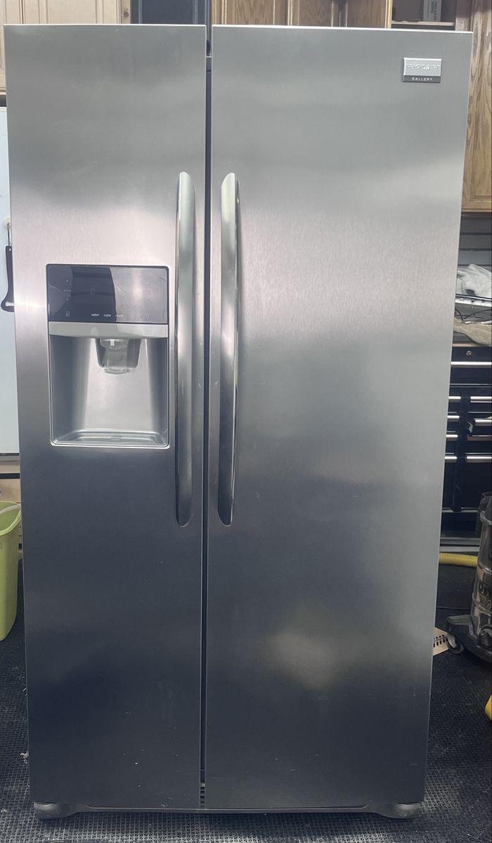 Frigidaire Gallery Stainless Side‑By‑Side Refrigerator Works Great!