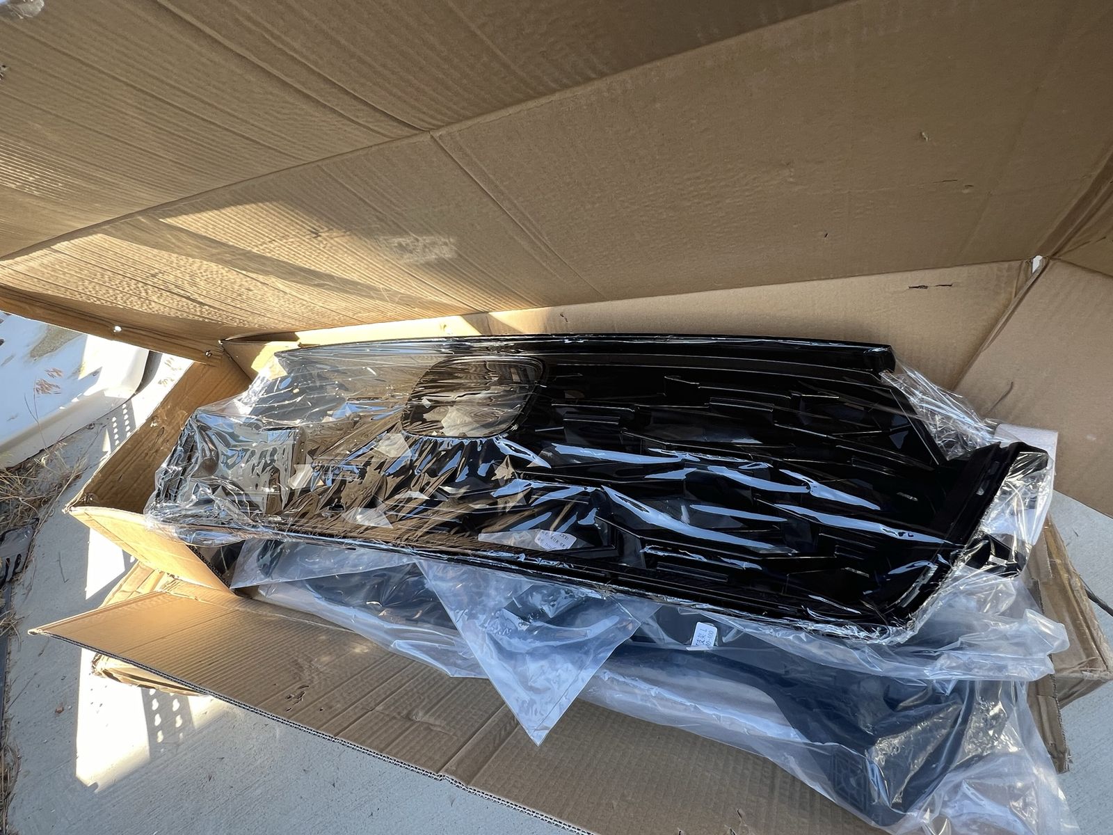 23-25 Honda pilot grille