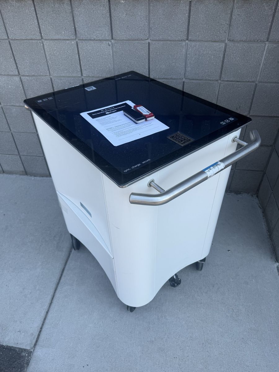iQ32 Lock N Charge Rolling iPad Charging Cabinet