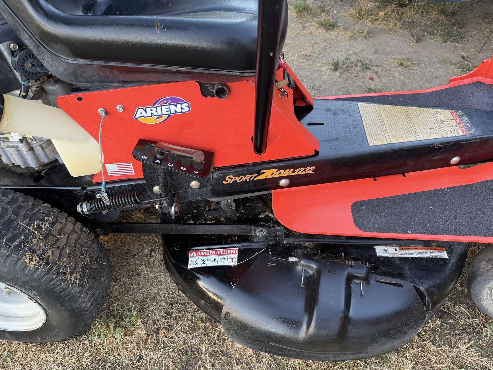 Ariens sport zoom 1232 32” zero turn mower