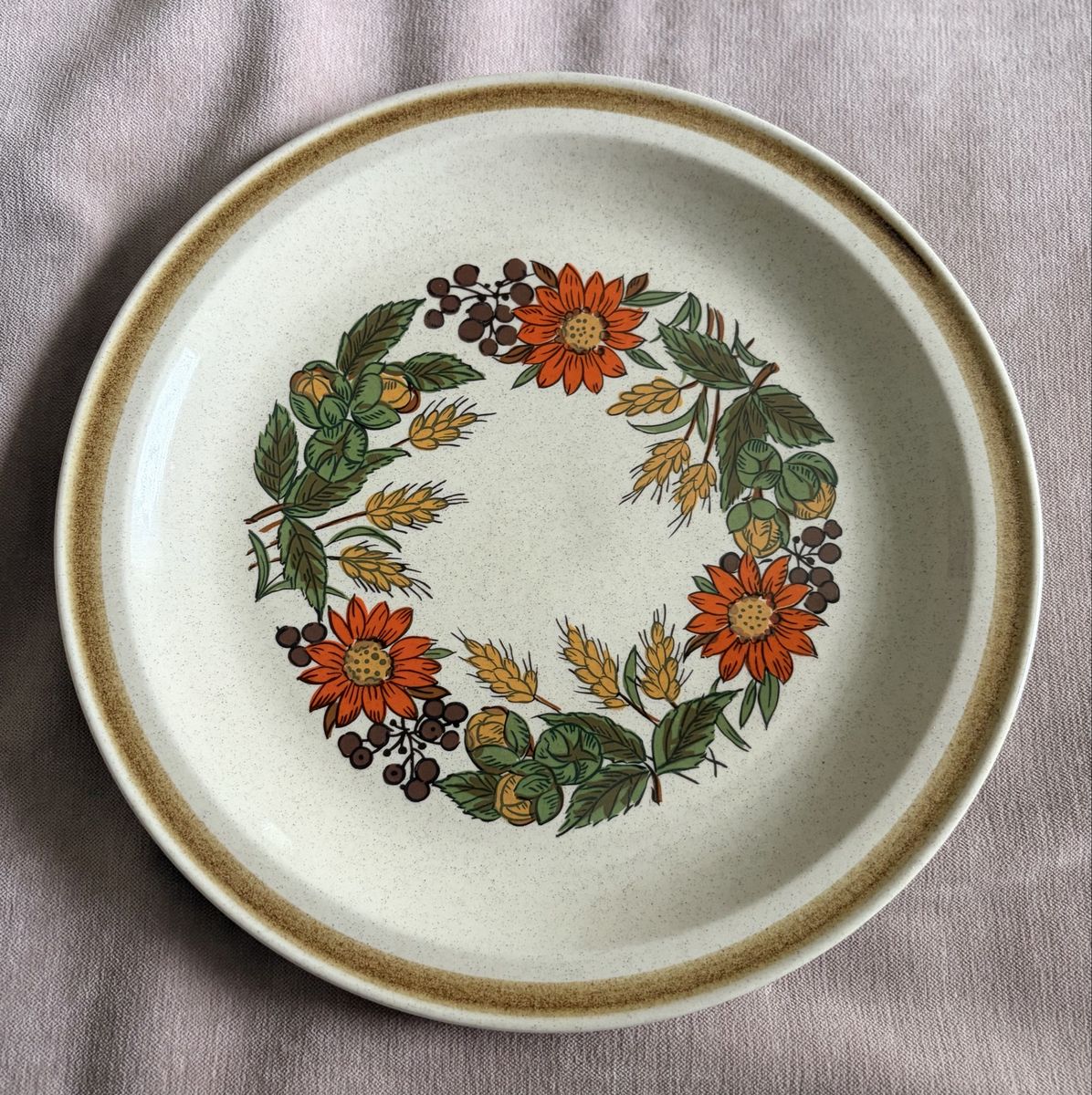 Vintage Country Living International Harvest Stoneware Dinner Plate