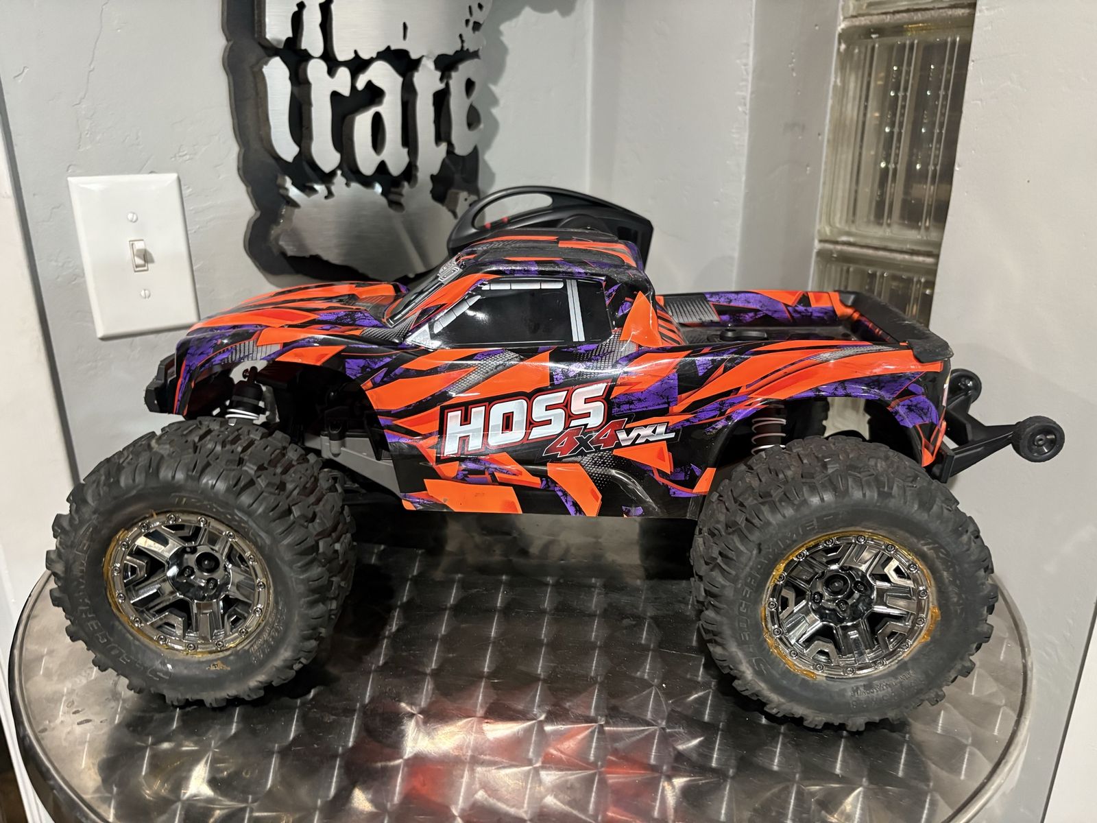 Clean Traxxas Hoss Vxl