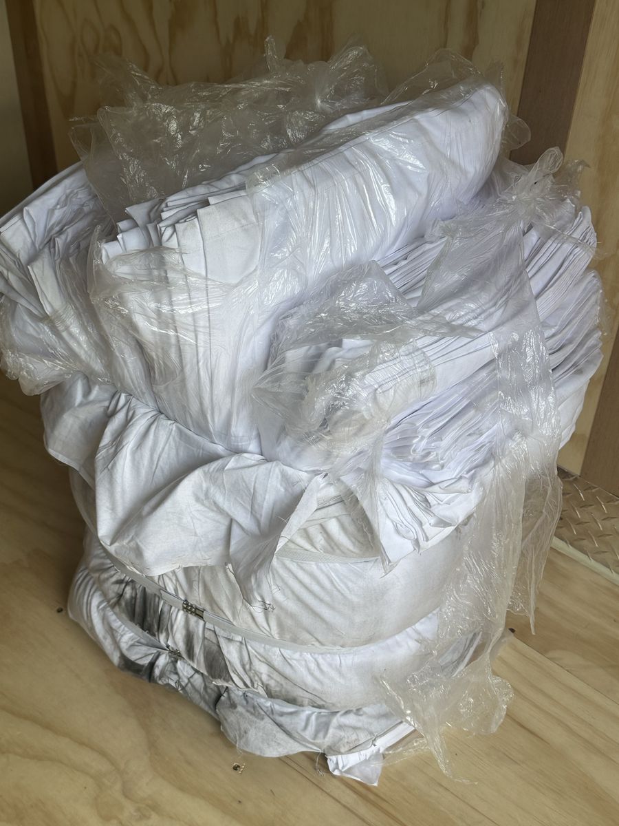 10 Dozen Twin Flat Sheets