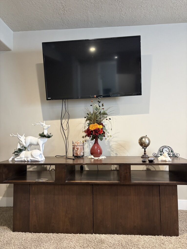 Living Room Need Gone Asap