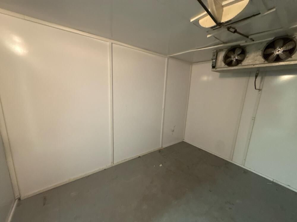 Main image 3
