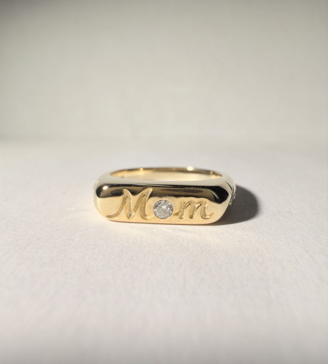 Mom Ring - Lab Growm Diamond