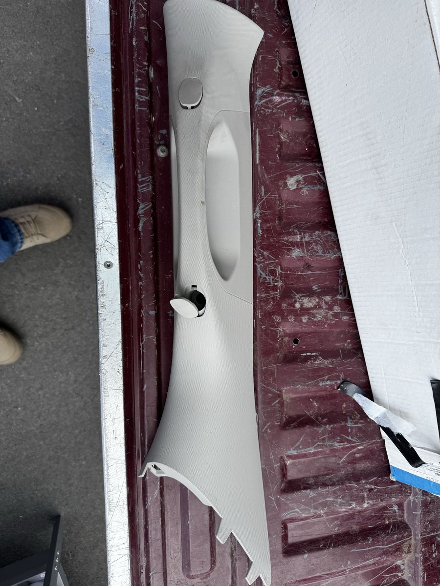 12-18 ram 1500 driver side pillar