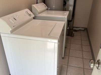Maytag Washer and Dryer Set White Top Load